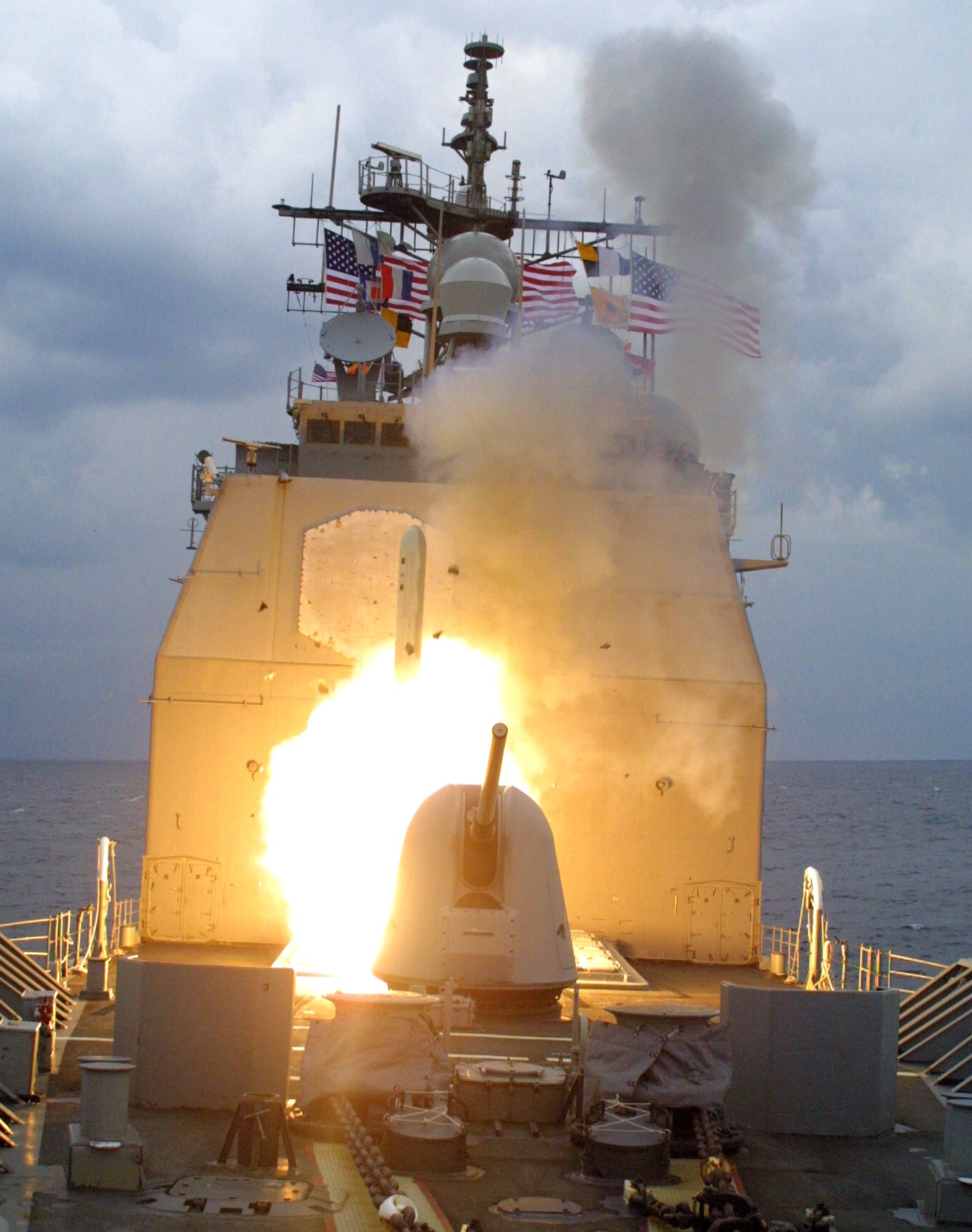 cg-68 uss anzio ticonderoga class guided missile cruiser aegis us navy bgm-109 tomahawk tlam operation iraqi freedom 02