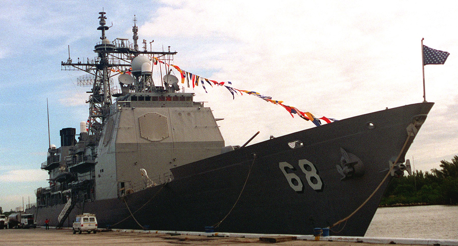 cg-68 uss anzio ticonderoga class guided missile cruiser aegis us navy port everglades florida 72