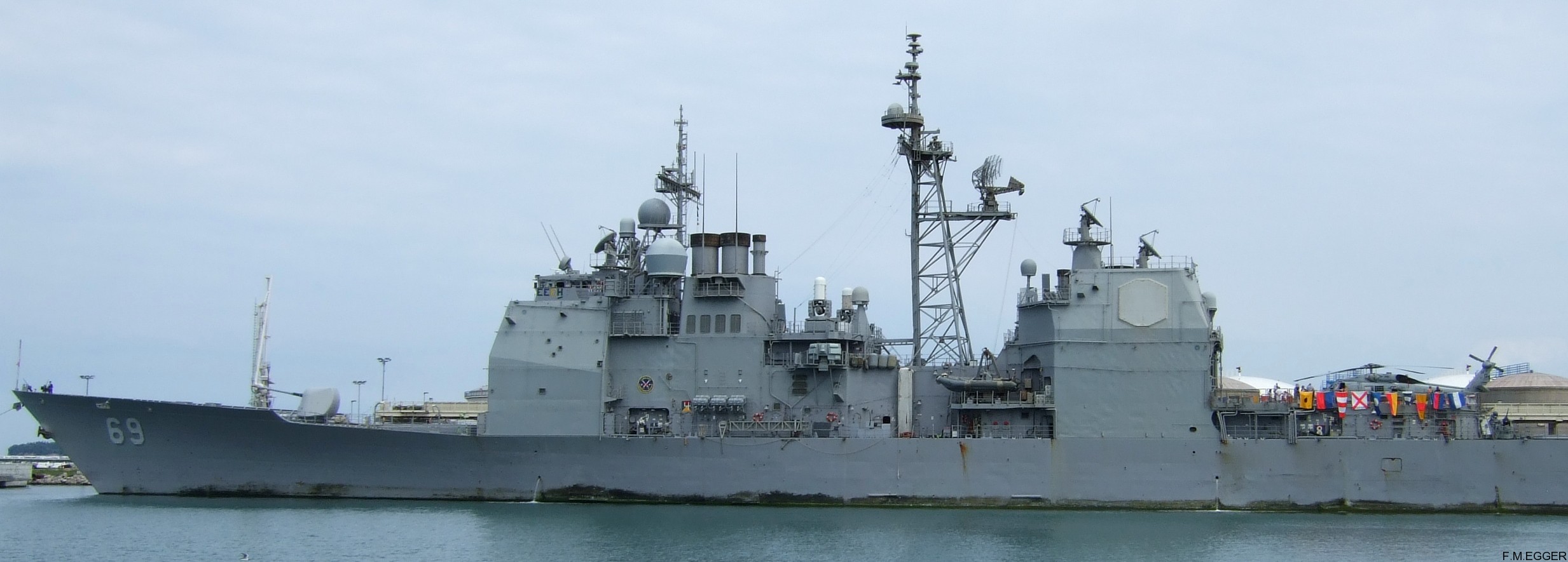 uss vicksburg cg-69 guided missile cruiser us navy koper slovenia 2009 32