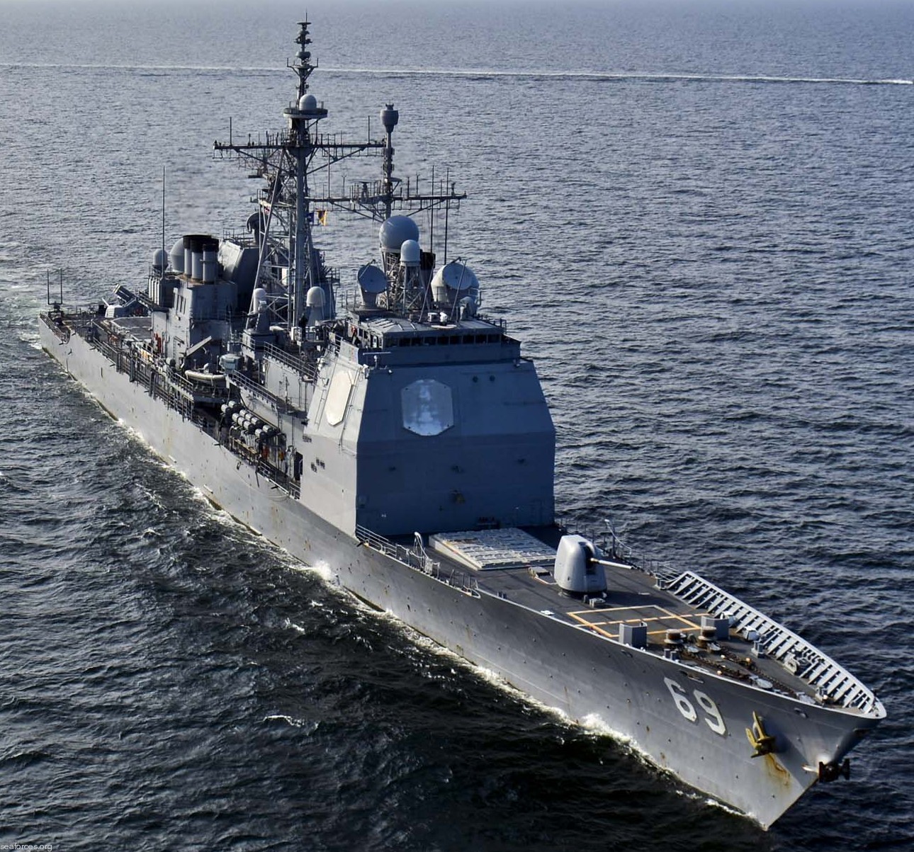 cg-69 uss vicksburg ticonderoga class guided missile cruiser us navy 04 baltic sea