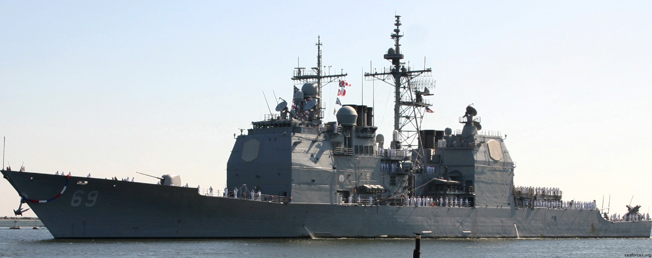 cg-69 uss vicksburg ticonderoga class guided missile cruiser us navy 35 naval station mayport florida