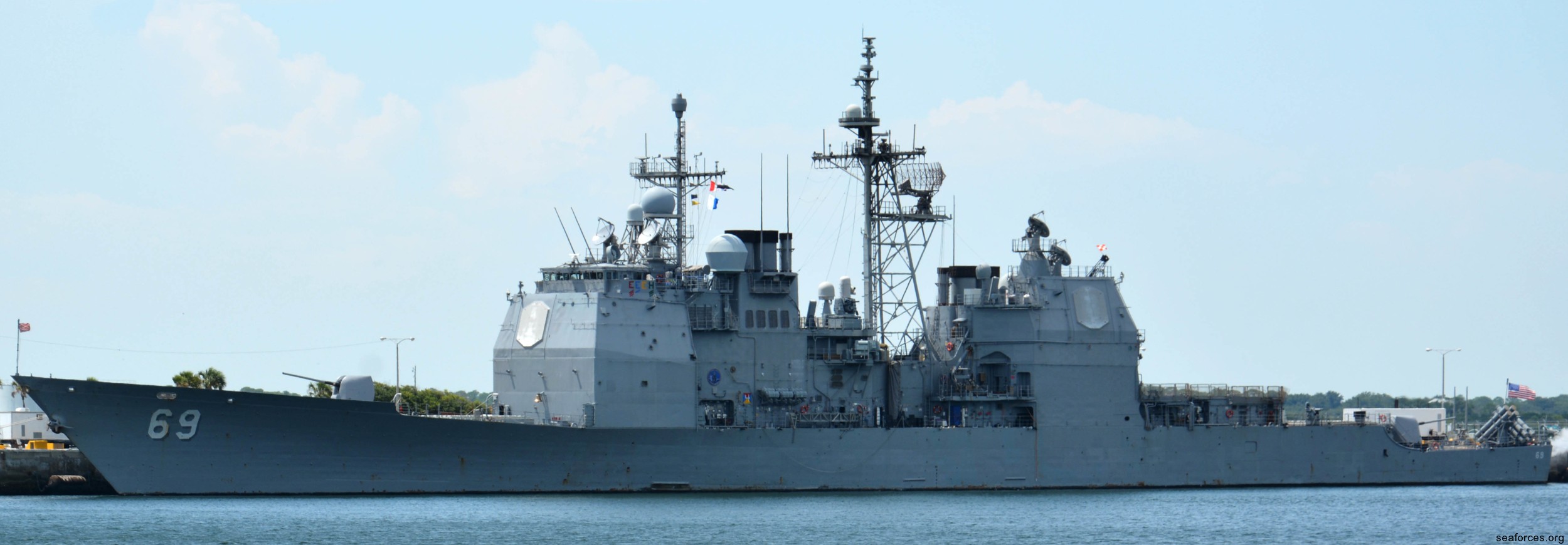 cg-69 uss vicksburg ticonderoga class guided missile cruiser us navy 45 naval station mayport florida