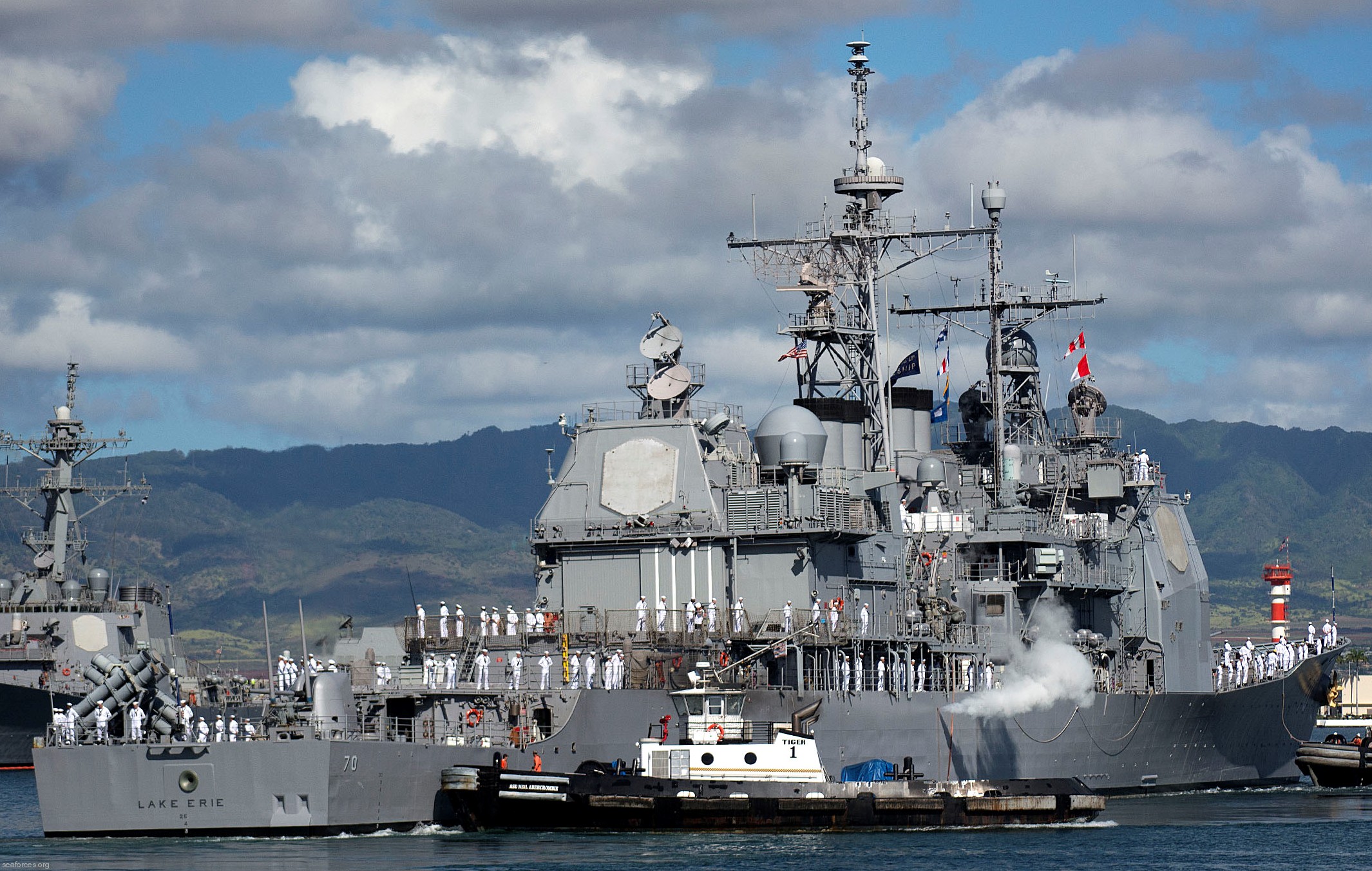 cg-70 uss lake erie ticonderoga class guided missile cruiser navy 12 joint base pearl harbor hickam hawaii