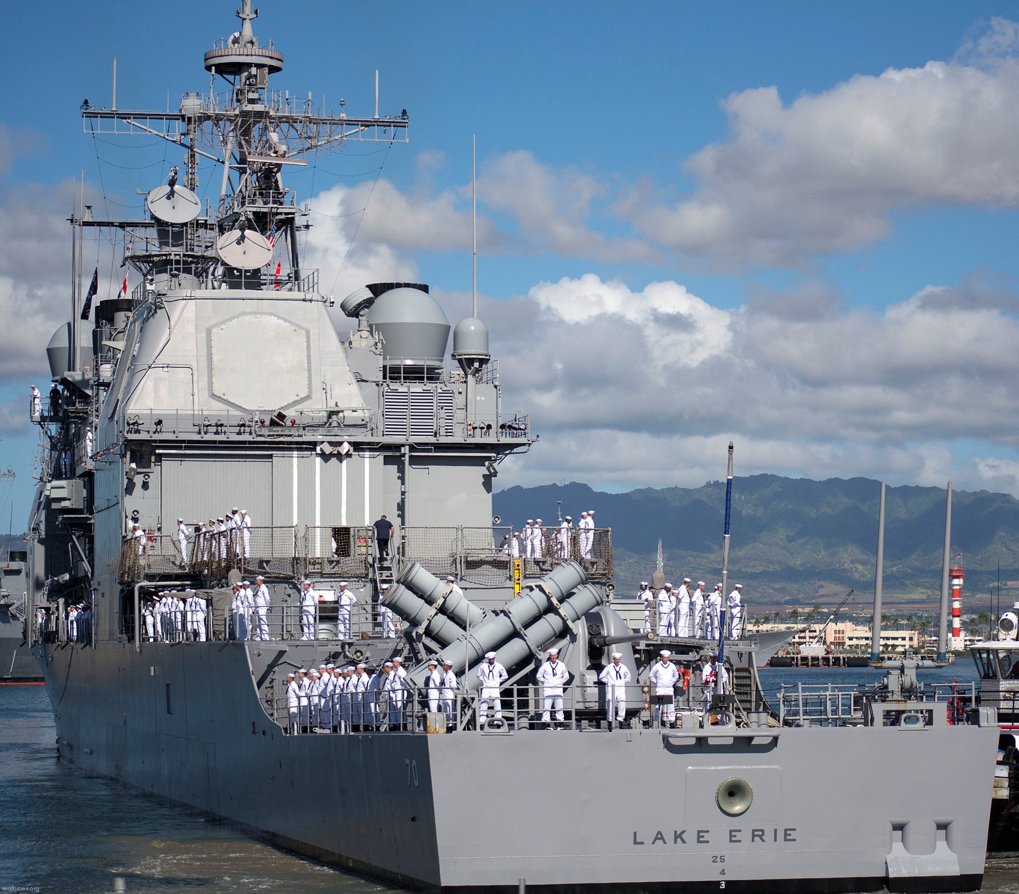 cg-70 uss lake erie ticonderoga class guided missile cruiser navy 13 pearl harbor hawaii