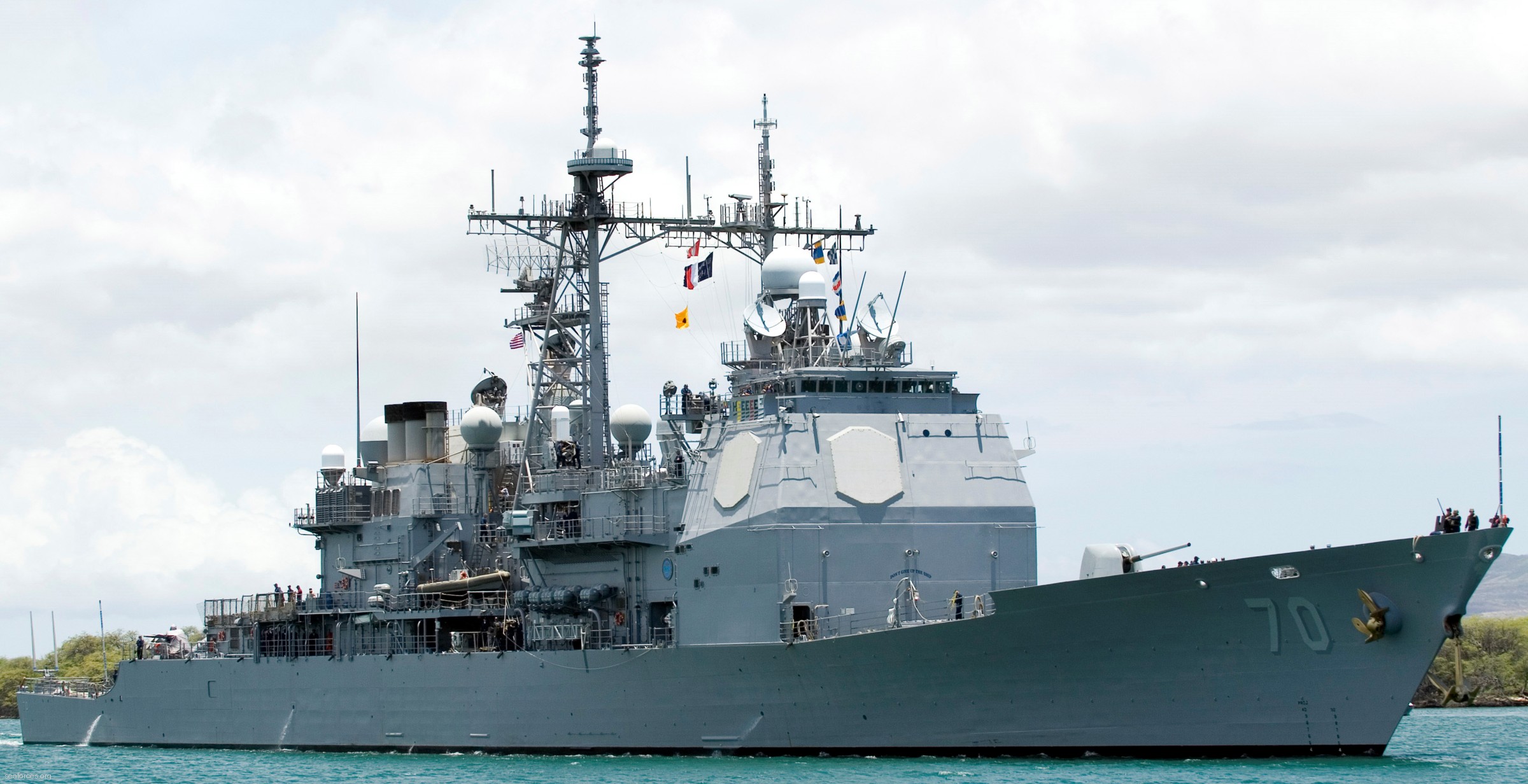 cg-70 uss lake erie ticonderoga class guided missile cruiser navy 45 pearl harbor hawaii
