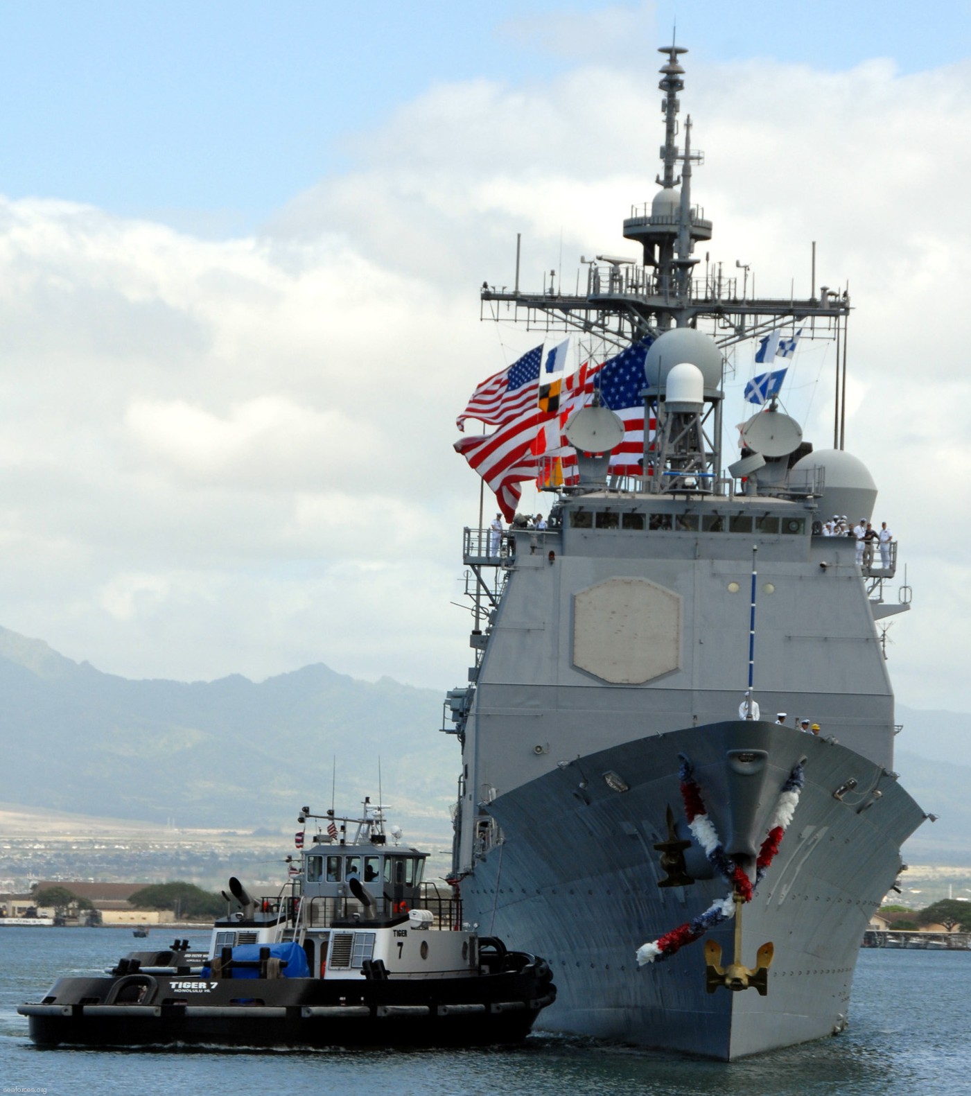 cg-73 uss port royal ticonderoga class guided missile cruiser navy 28 naval station pearl harbor hawaii