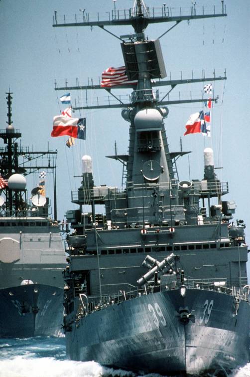 USS Texas CGN 39 and USS Princeton CG 59 underway during exercise RIMPAC 90