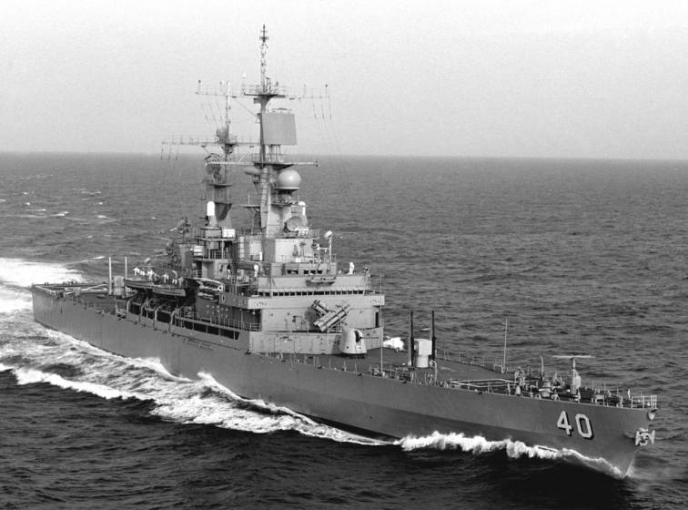 USS Mississippi CGN 40 underway 1984