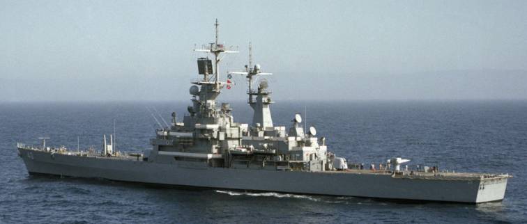 USS Mississippi CGN 40 underway 1981