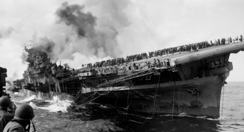 cv 13 uss franklin essex class aircraft carrier us navy kamikaze attacks damage 1945