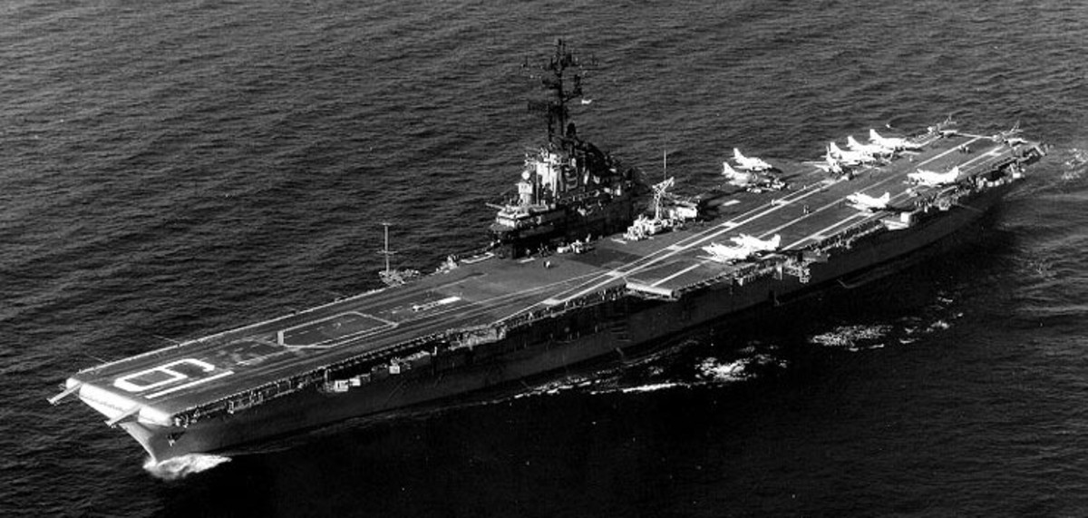 cva-19 uss hancock cv essex class aircraft carrier air wing cvw-21 us navy 10