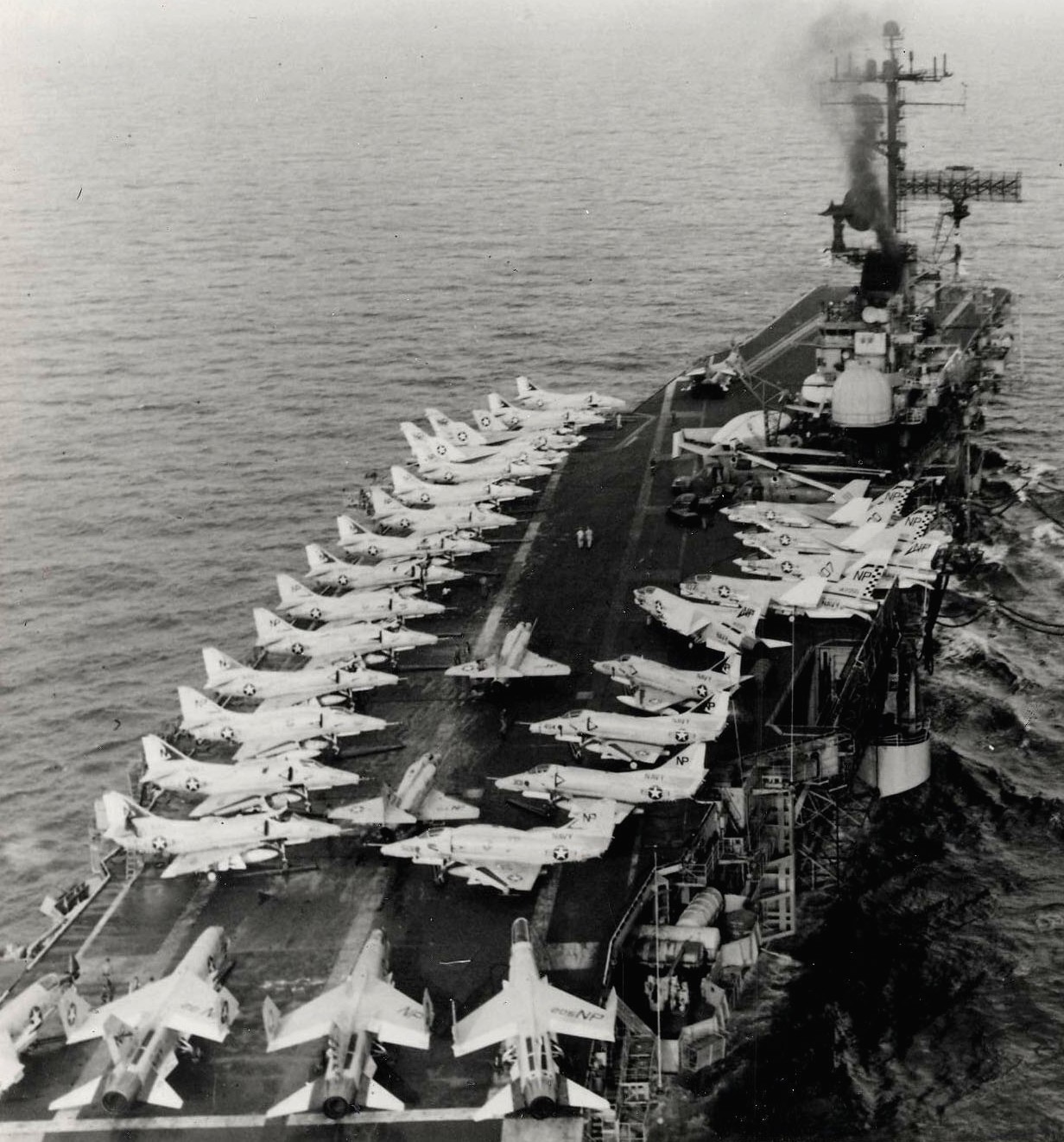 cva-19 uss hancock cv essex class aircraft carrier air wing cvw-21 us navy 23 gulf of tonkin