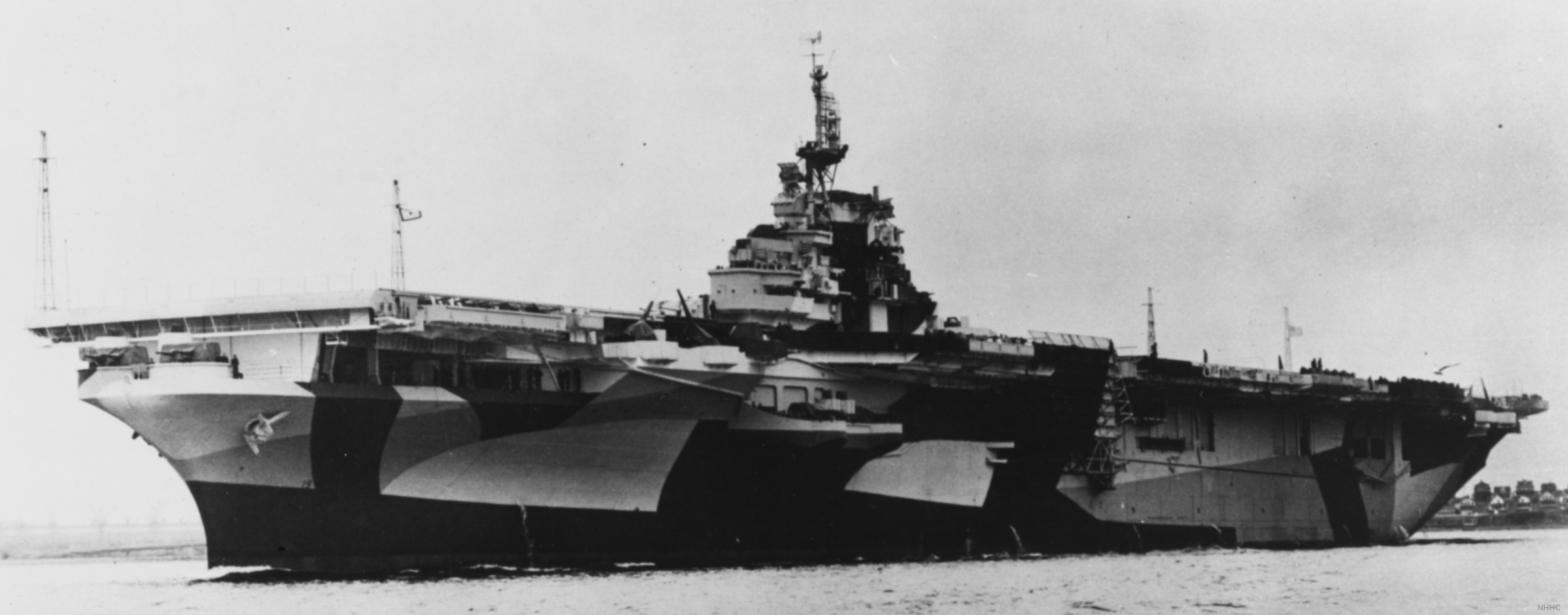 cva-19 uss hancock cv essex class aircraft carrier 5636