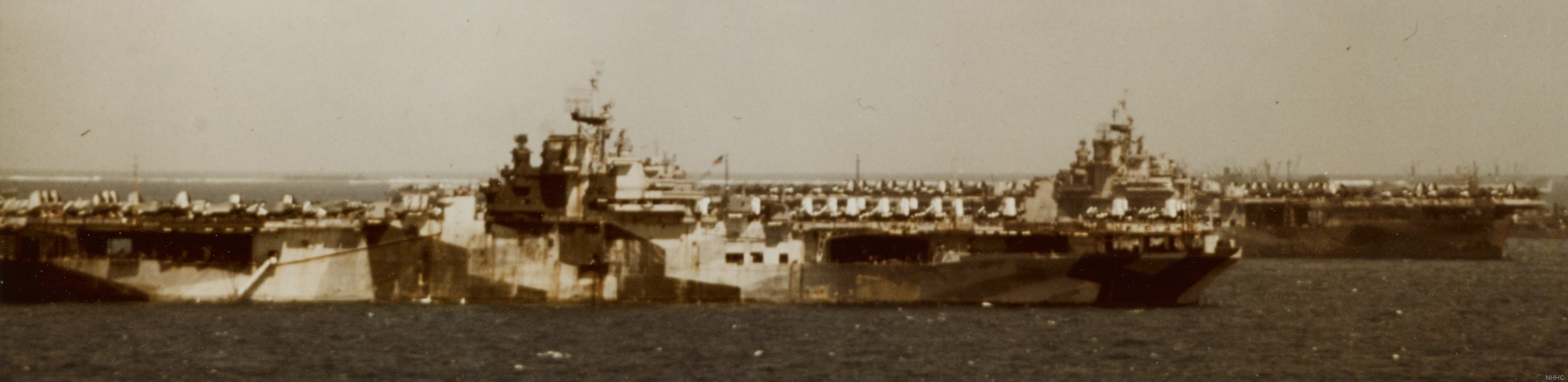 cva-19 uss hancock cv essex class aircraft carrier 41 ulithi atoll