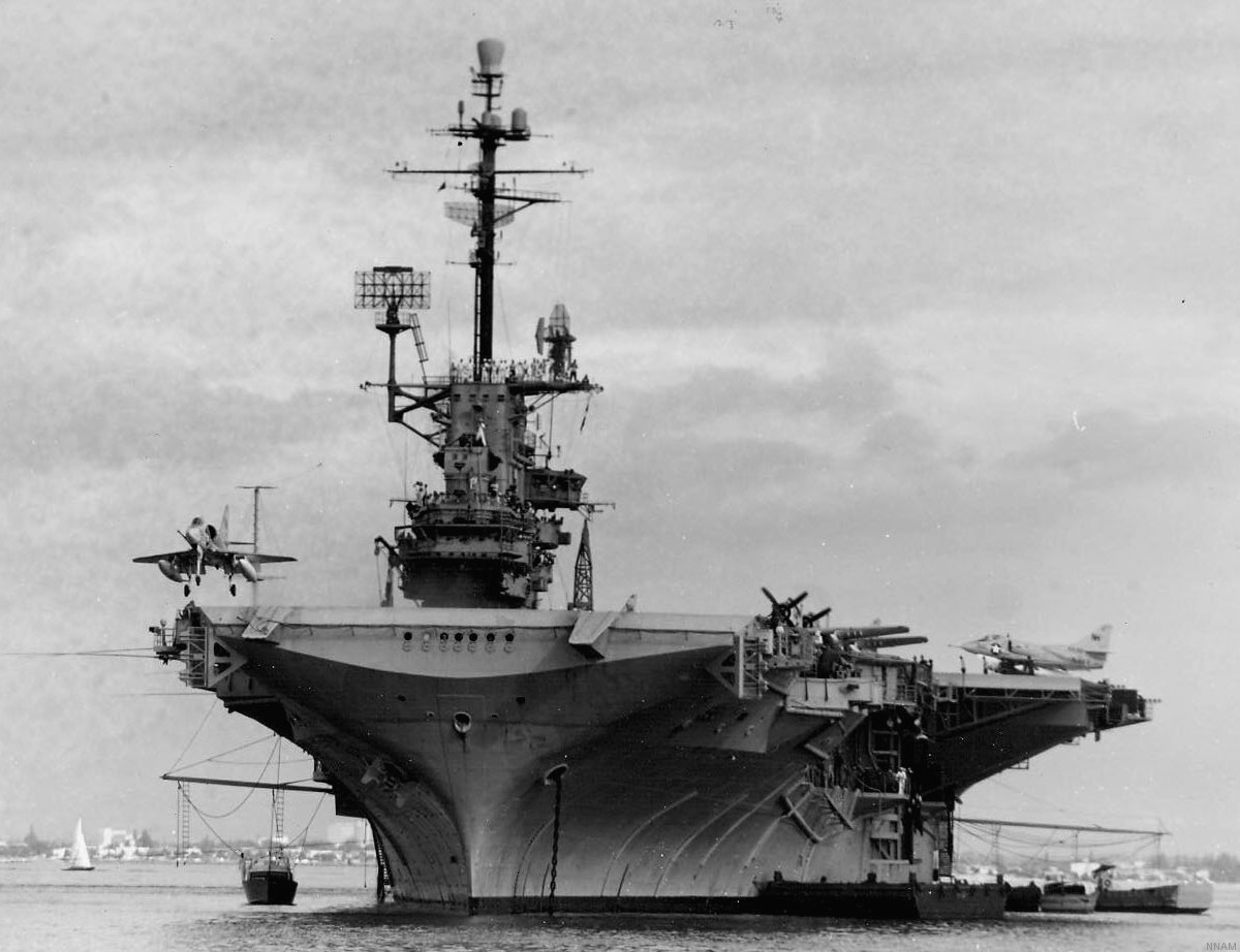 cva-19 uss hancock cv essex class aircraft carrier manila bay 74