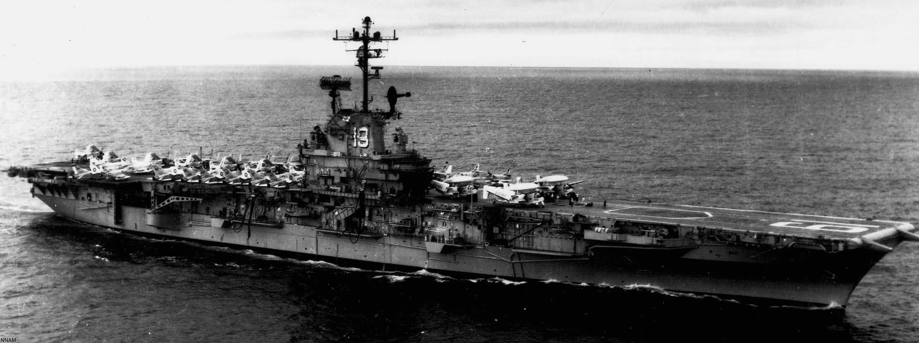 cva-19 uss hancock cv essex class aircraft carrier air wing cvw-21 us navy 101 vietnam war