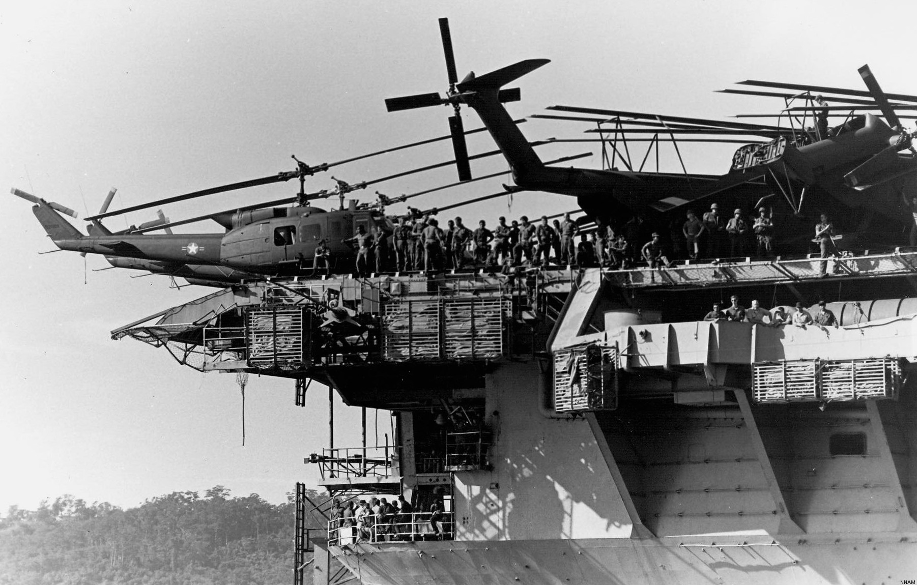 cva-19 uss hancock cv essex class aircraft carrier us navy operation frequent wind evacuation saigon vietnam 1975 105