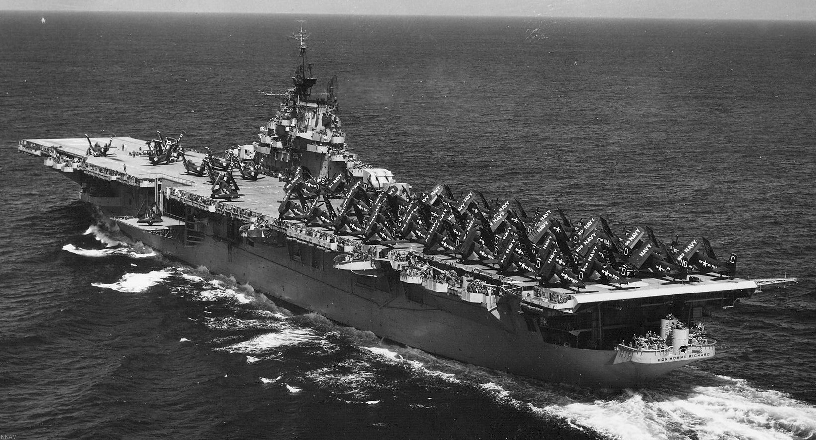 cv-31 uss bon homme richard essex class aircraft carrier air group cvg-102 29