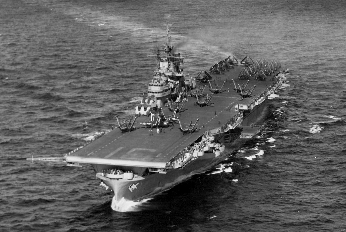 cv-31 uss bon homme richard essex class aircraft carrier air group cvg-102 32