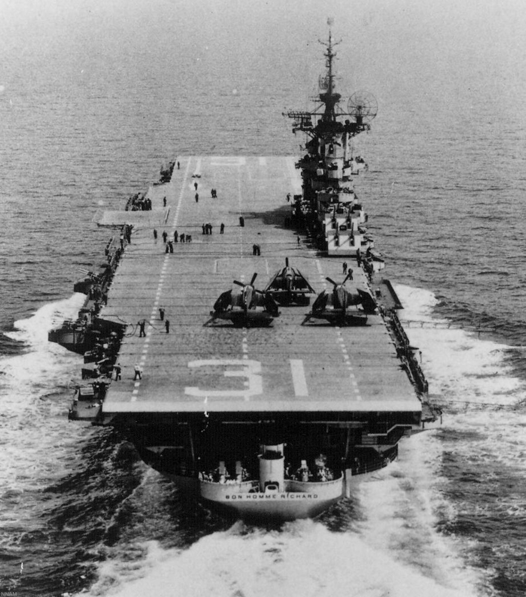 cv-31 uss bon homme richard essex class aircraft carrier 34