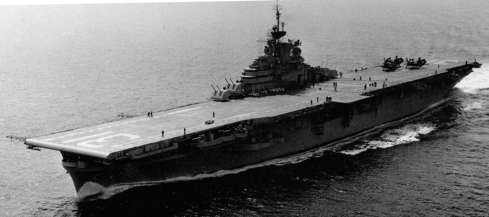 cv-31 uss bon homme richard essex class aircraft carrier 36