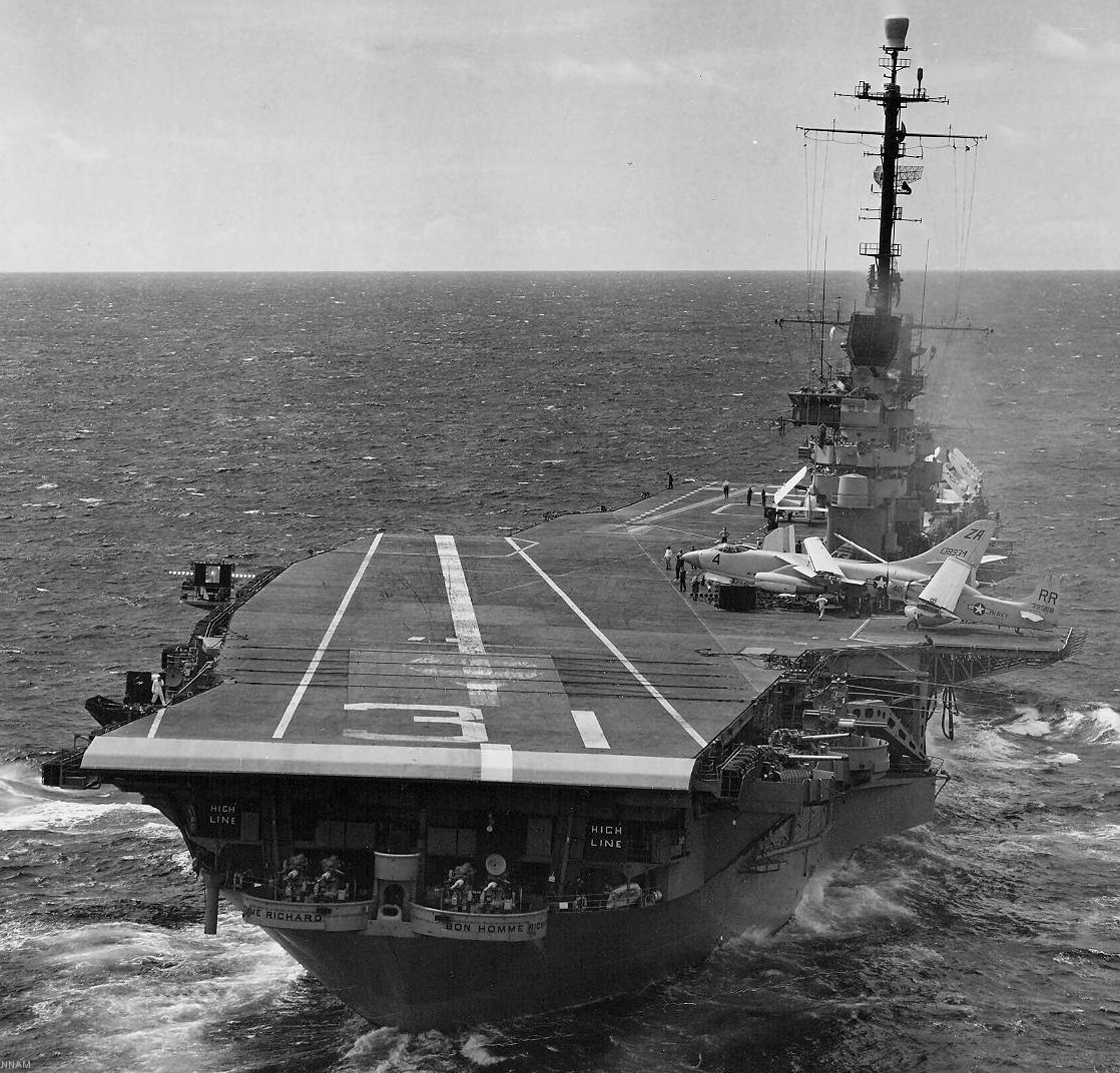 cva-31 uss bon homme richard essex class aircraft carrier 40