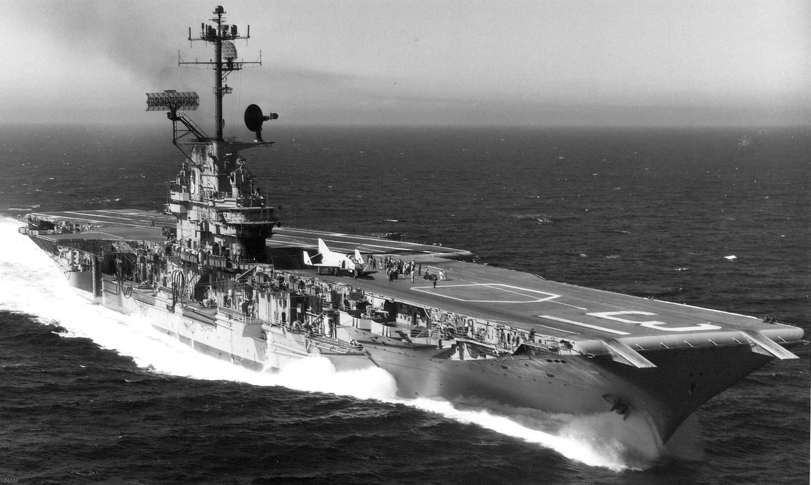 cva-31 uss bon homme richard essex class aircraft carrier 53