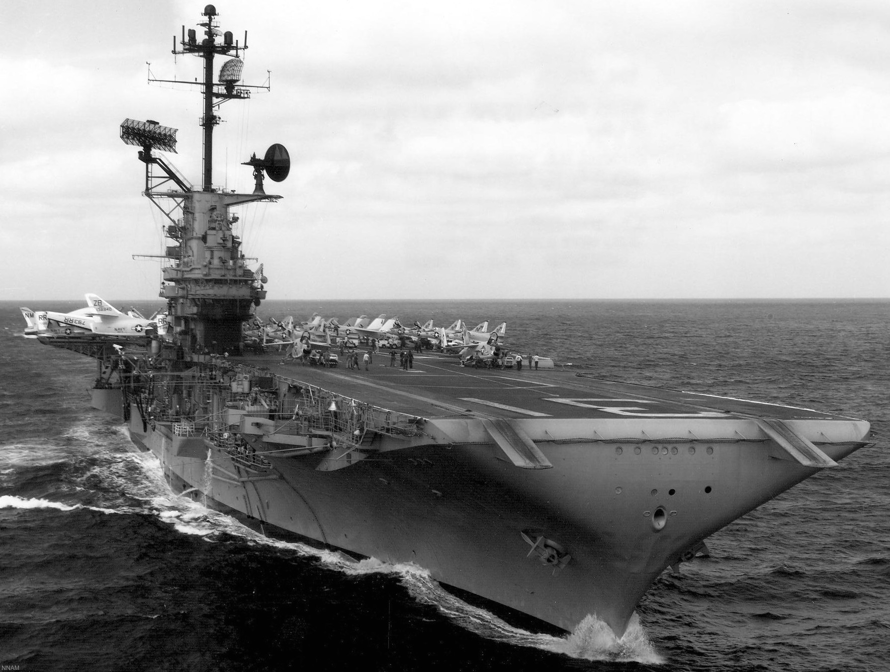 cva-31 uss bon homme richard essex class aircraft carrier air wing cvw-19 62