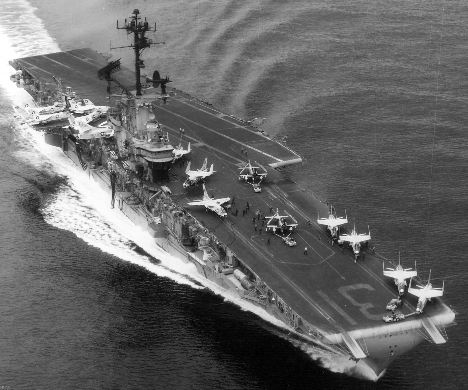 cva-31 uss bon homme richard essex class aircraft carrier air wing cvw-21 64