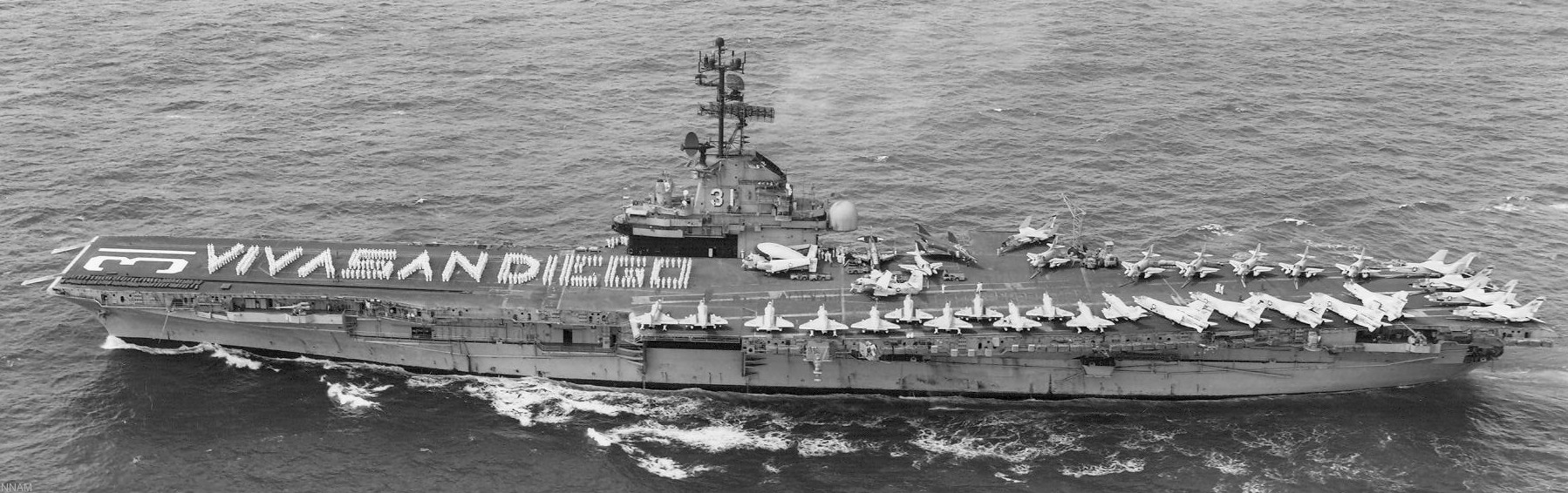 cva-31 uss bon homme richard essex class aircraft carrier air wing cvw-5 70