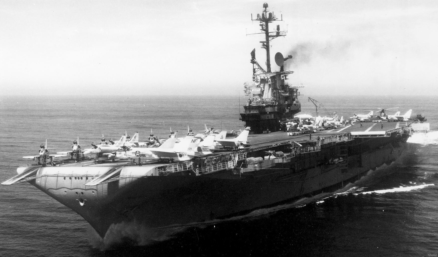 cva-31 uss bon homme richard essex class aircraft carrier air wing cvw-5 82