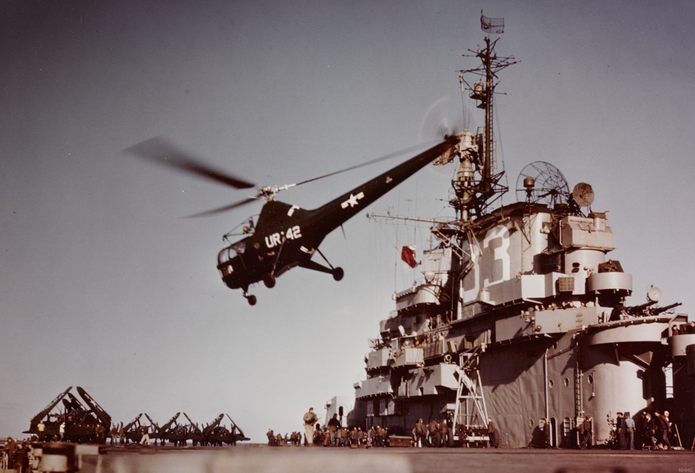 USS KEARSARGE CV-33 Aircraft Carrier Military Patch IN OMNIBUS PINNACULUM 