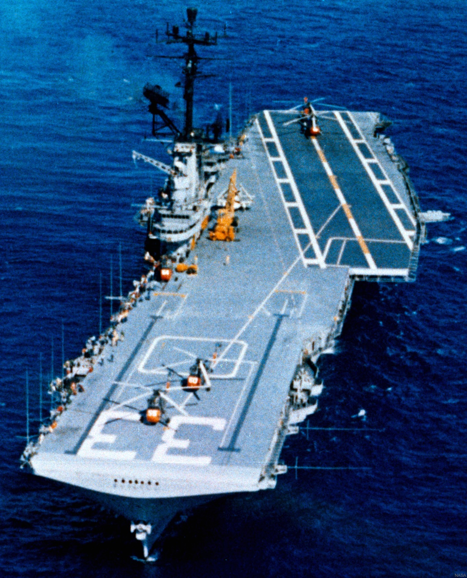 cvs-33 uss kearsarge essex class anti submarine aircraft carrier air group navy cvsg-53 35 nasa mercury atlas recovery