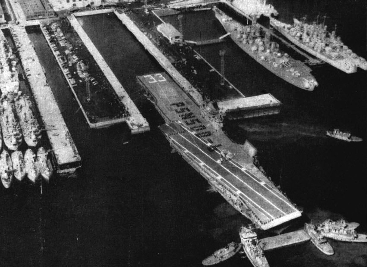 cvs-33 uss kearsarge essex class anti submarine aircraft carrier air group navy cvsg-53 36 puget sound naval shipyard dry dock