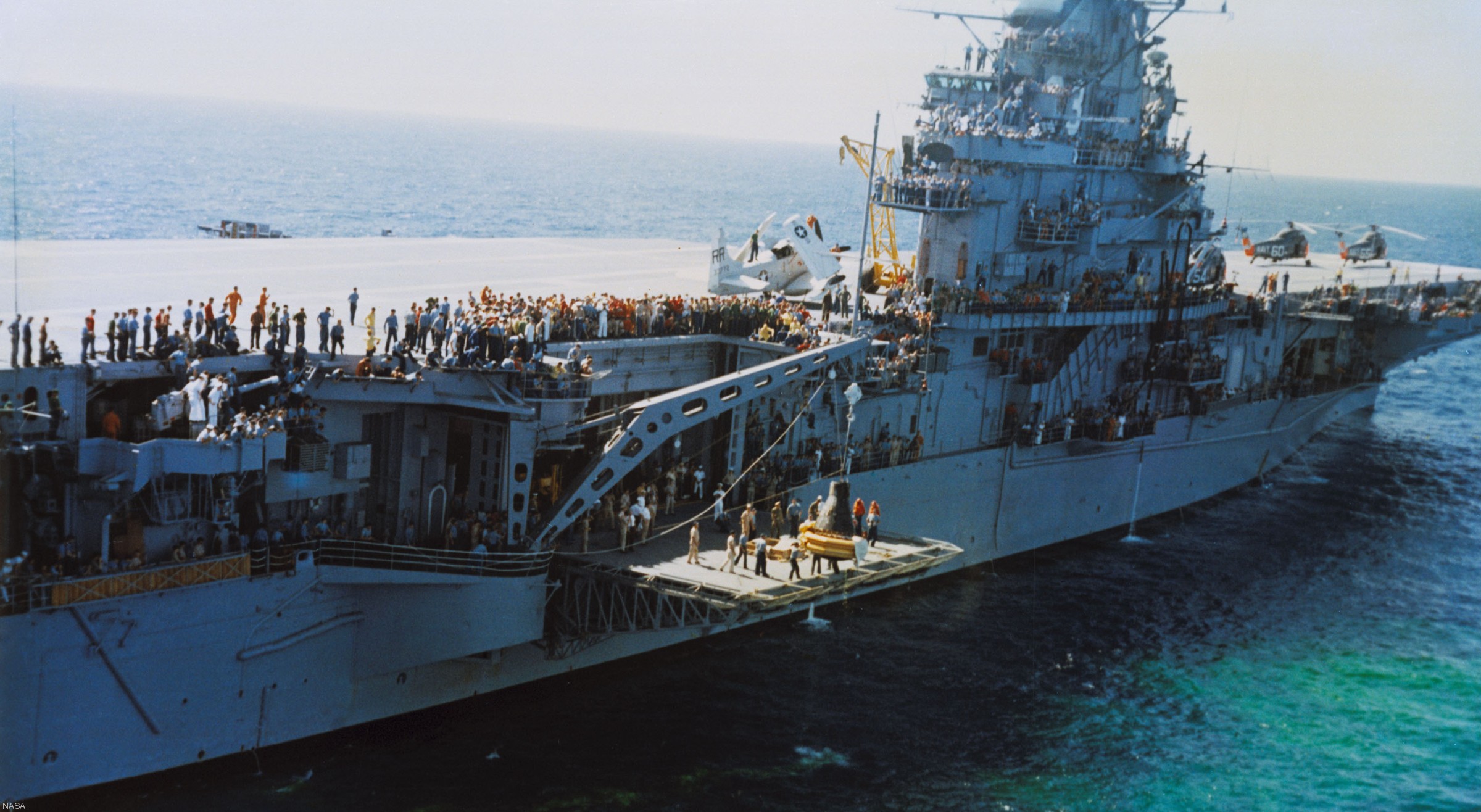 cvs-33 uss kearsarge essex class anti submarine aircraft carrier air group navy cvsg-53 44 nasa mercury atlas 8 recovery