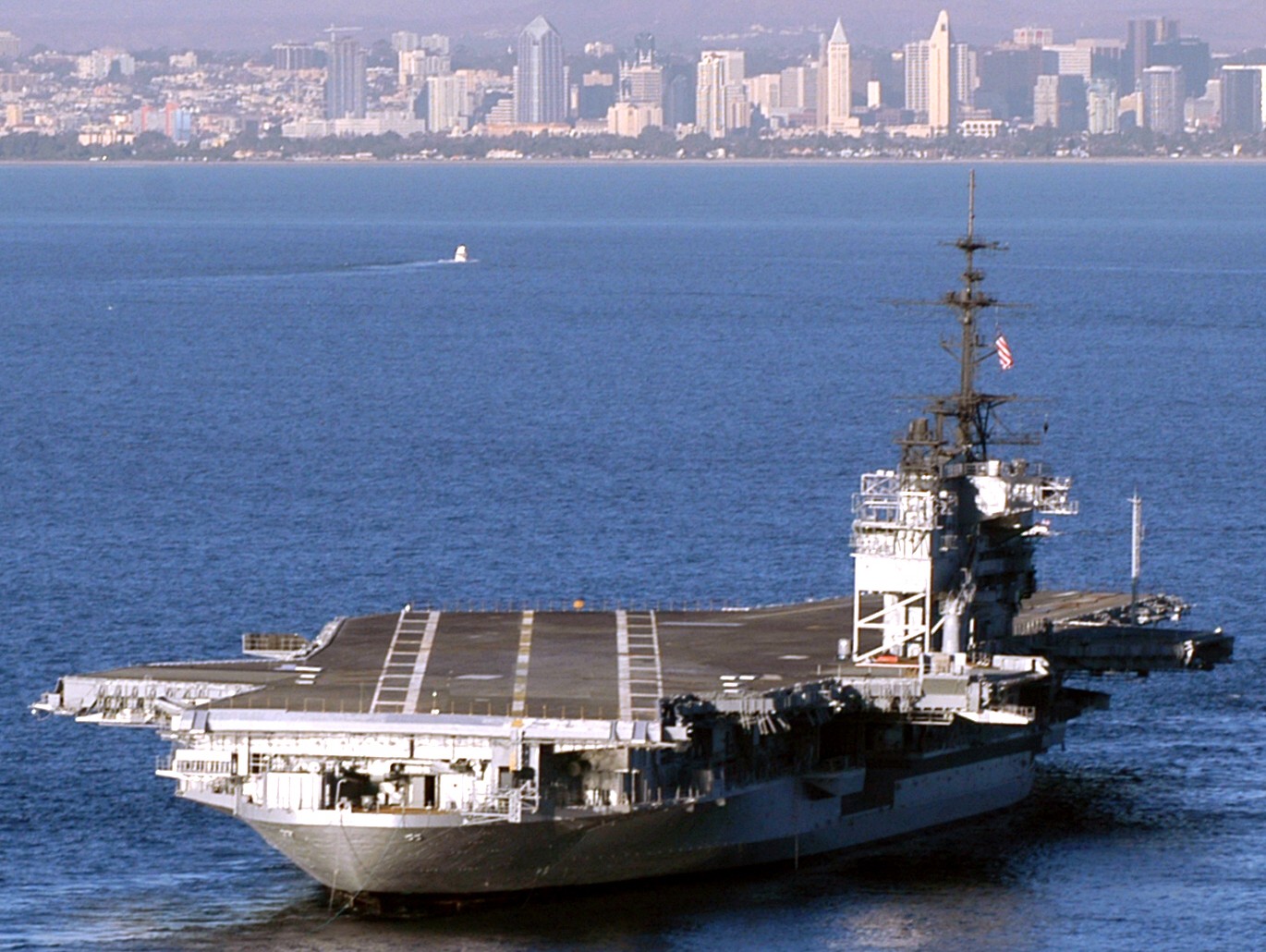 cv-41 uss midway aircraft carrier us navy san diego california museum 07 decommissioned