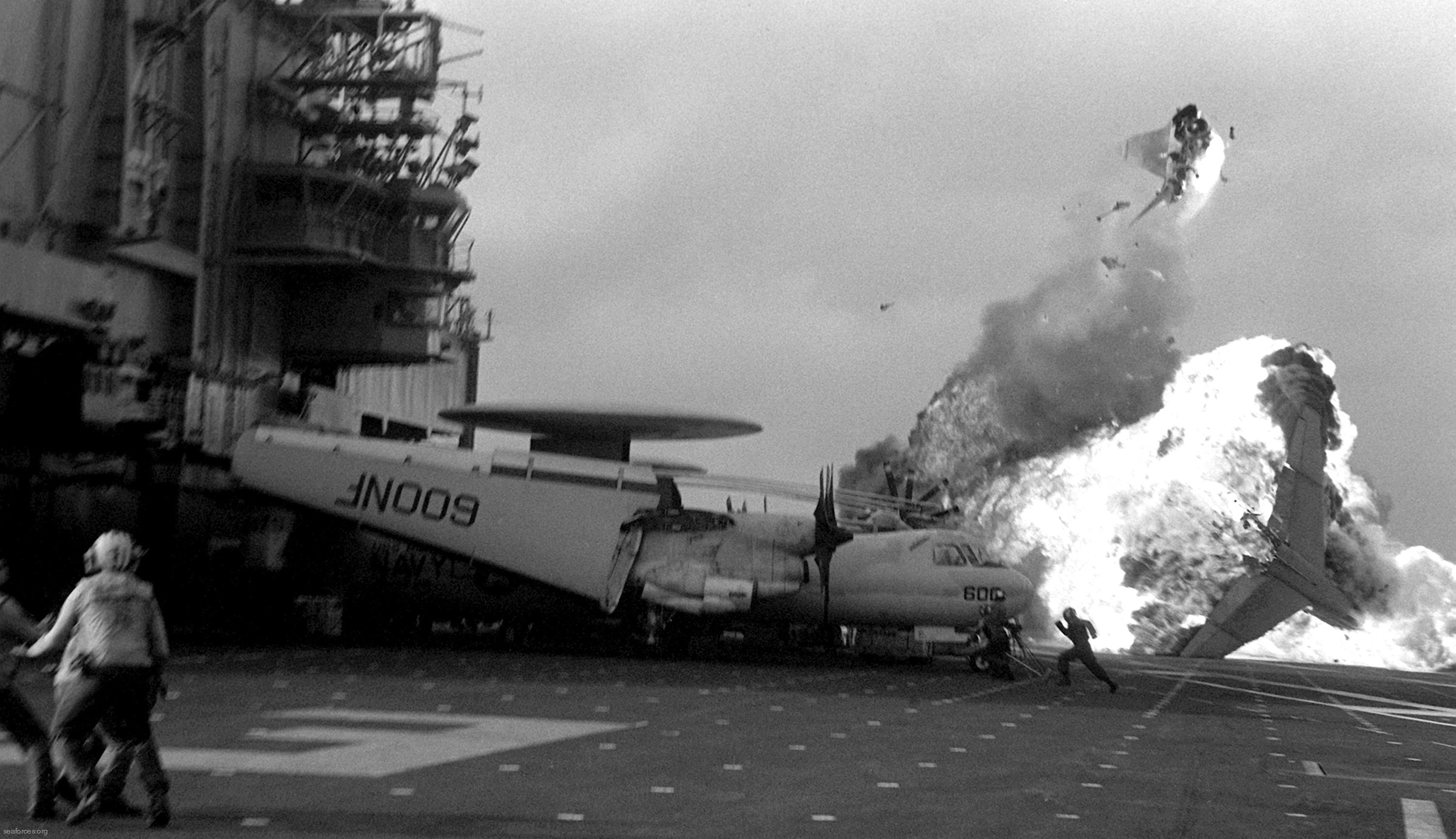 cv-41 uss midway aircraft carrier air wing cvw-5 us navy 14 accident landing explosion ramp strike