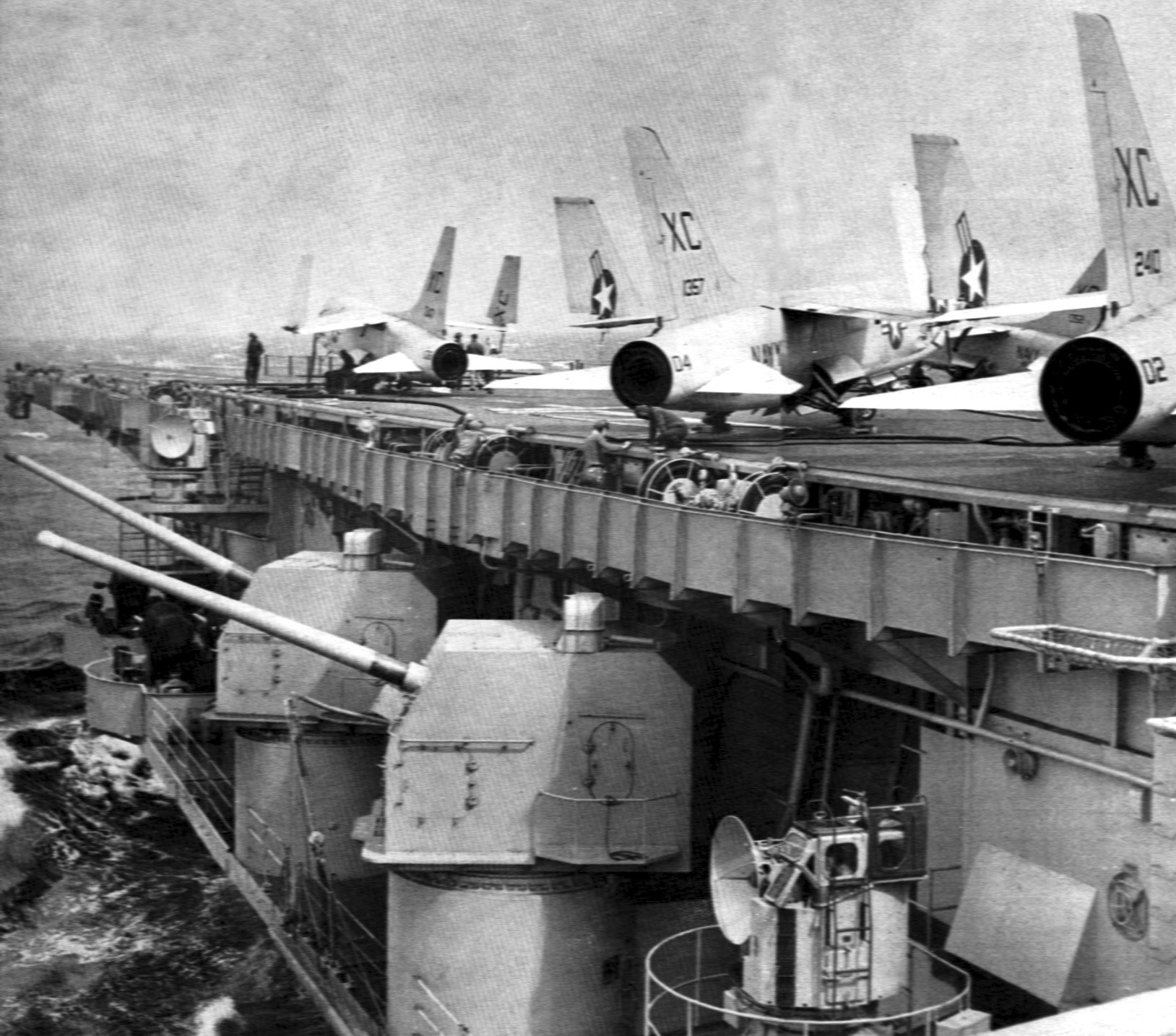 cva-42 uss franklin d. roosevelt midway class aircraft carrier mark 16 5" 54 caliber gun turrets