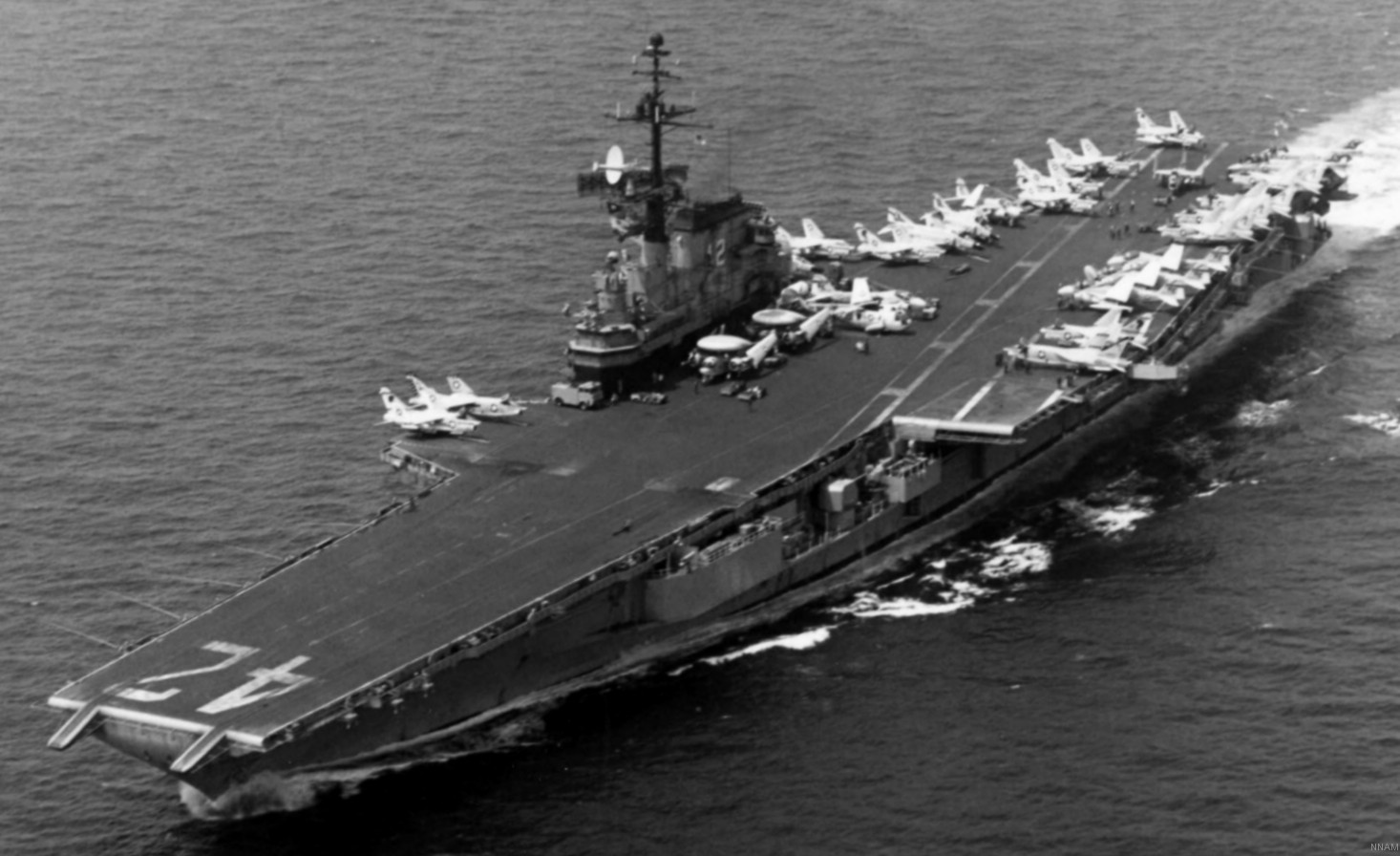 cva-42 uss franklin d. roosevelt midway class aircraft carrier air wing cvw-6 36