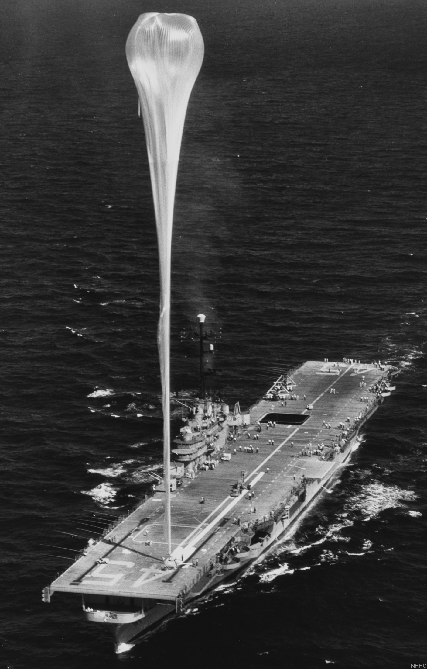 cvs-45 uss valley forge anti submarine aircraft carrier us navy 28 winzen research balloon operation skyhook