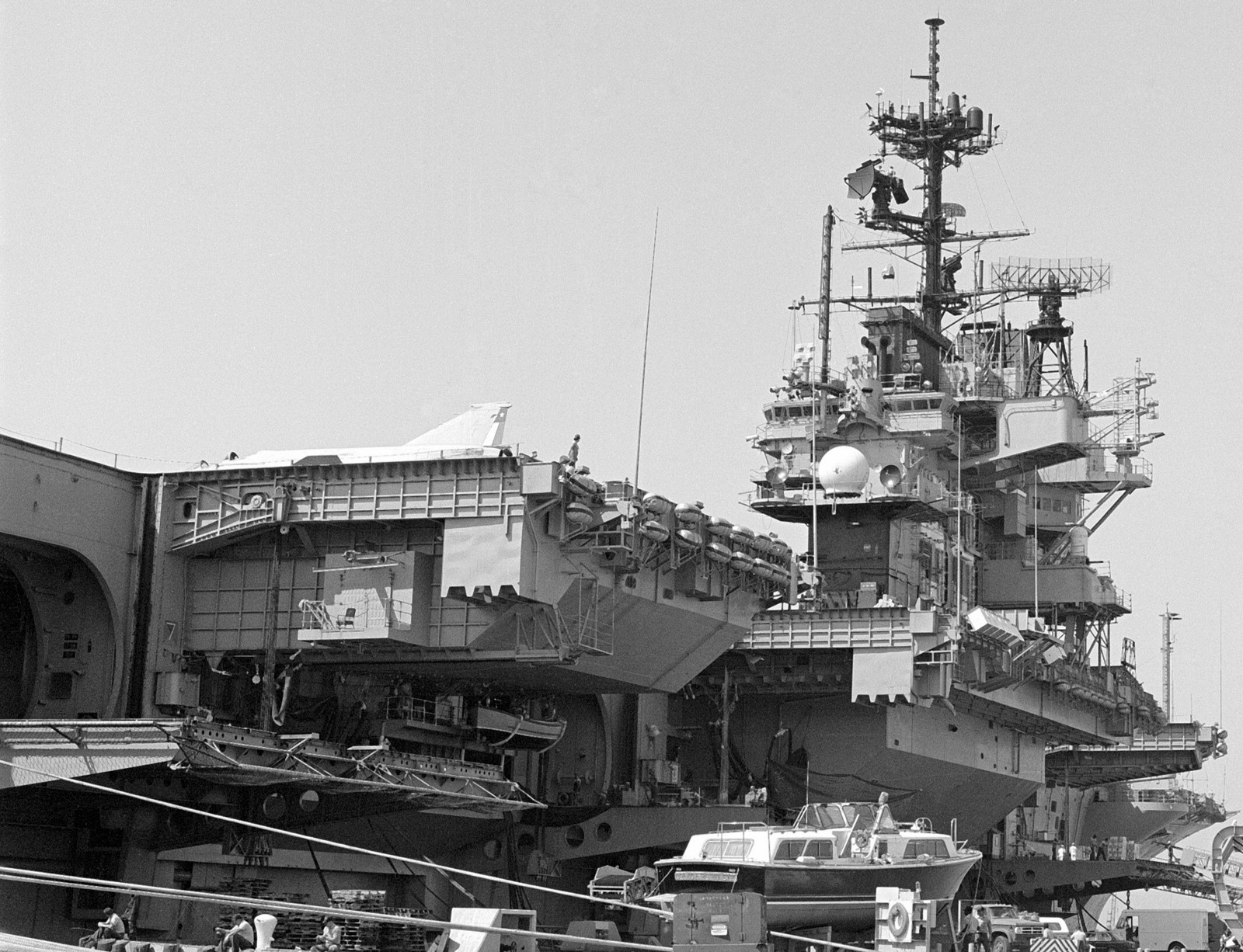 cv-59 uss forrestal aircraft carrier us navy naval station mayport florida 92