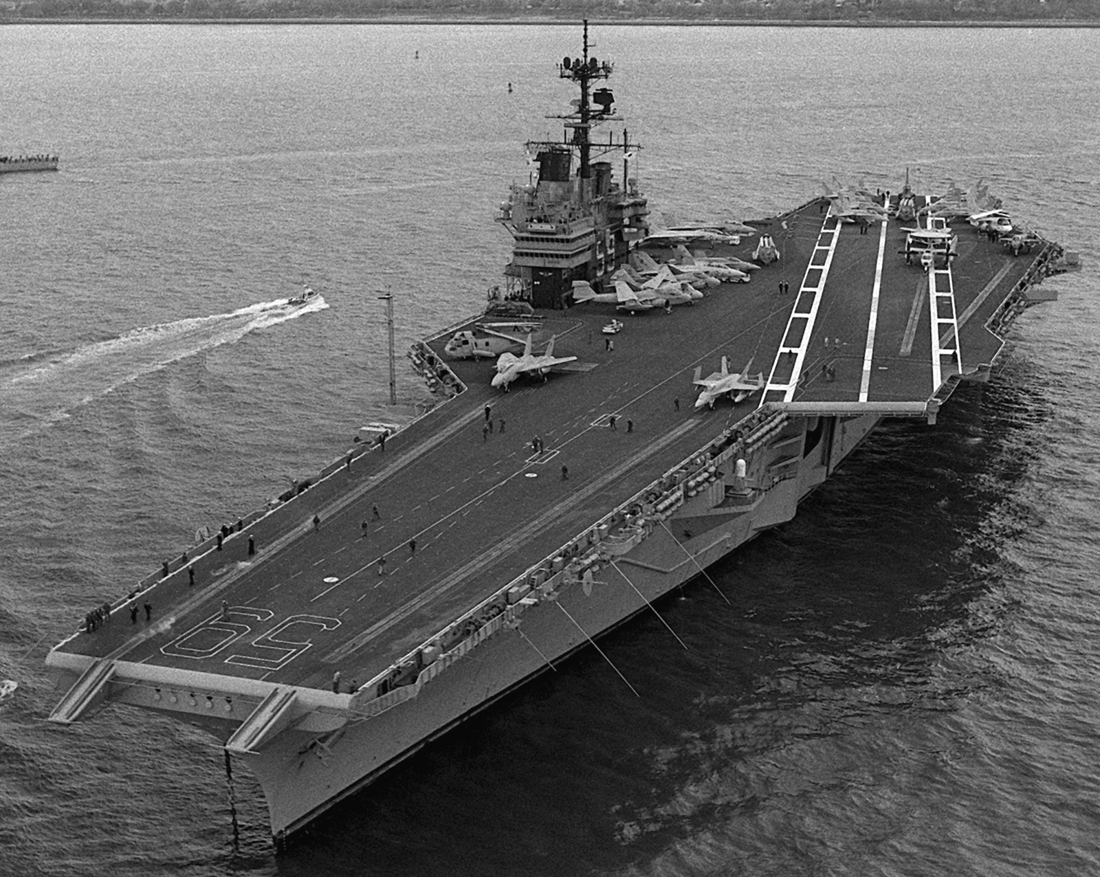 cv-59 uss forrestal aircraft carrier us navy fleet week new york 1989 99