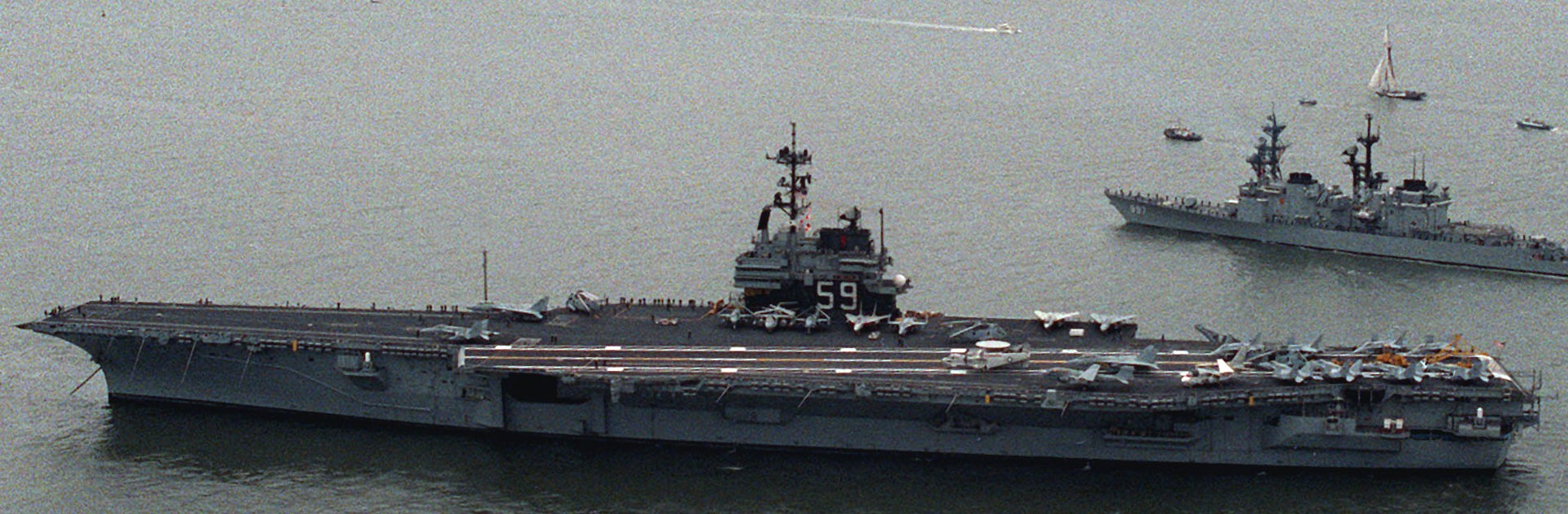 cv-59 uss forrestal aircraft carrier us navy fleet week new york 1989 105