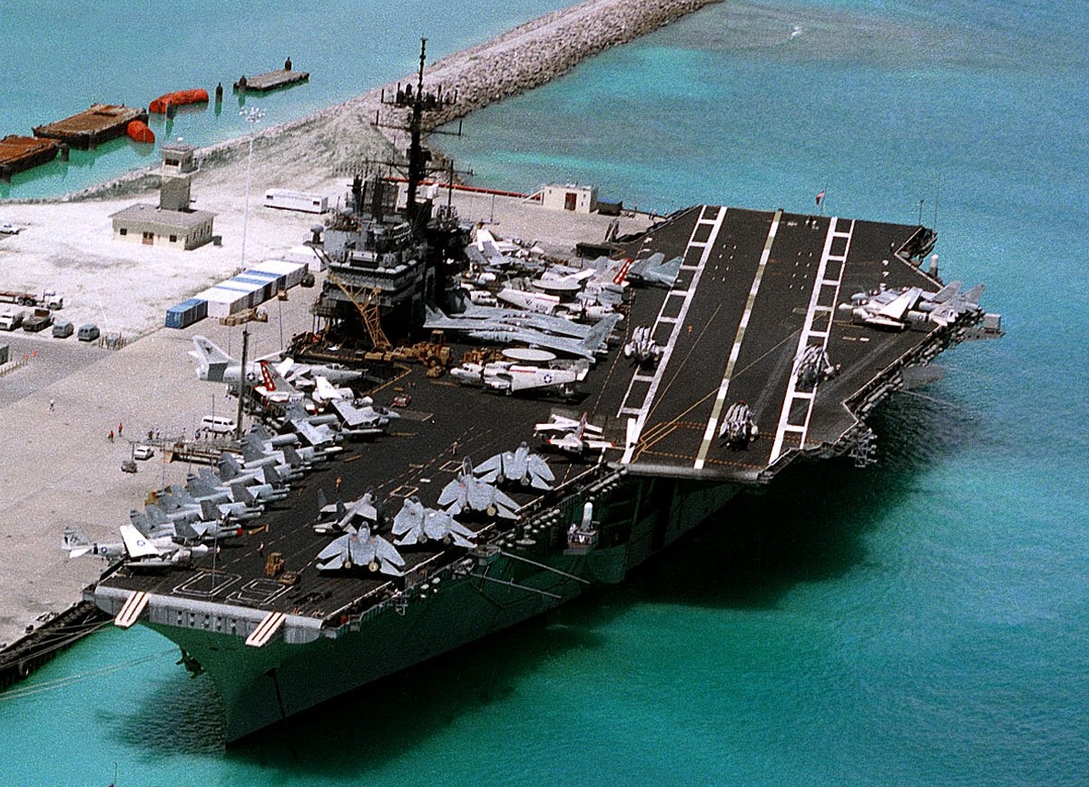 cv-60 uss saratoga forrestal class aircraft carrier air wing cvw-17 us navy digo garcia british 80
