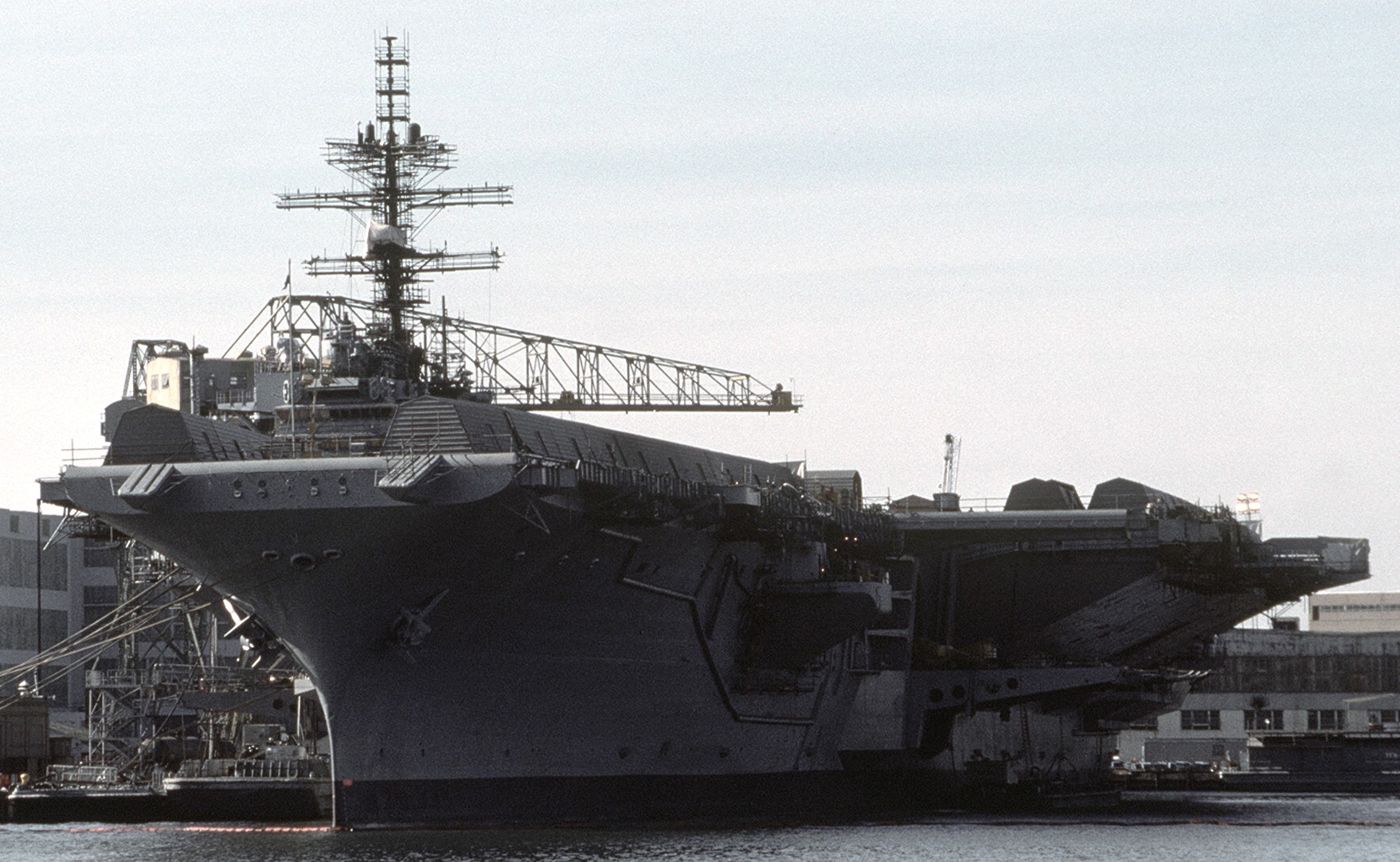 cv-60 uss saratoga forrestal class aircraft carrier us navy norfolk naval shipyard 107