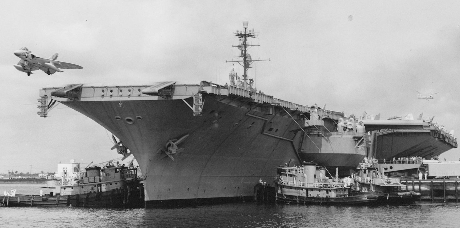 cv-60 uss saratoga forrestal class aircraft carrier air group cvg-7 us navy 152