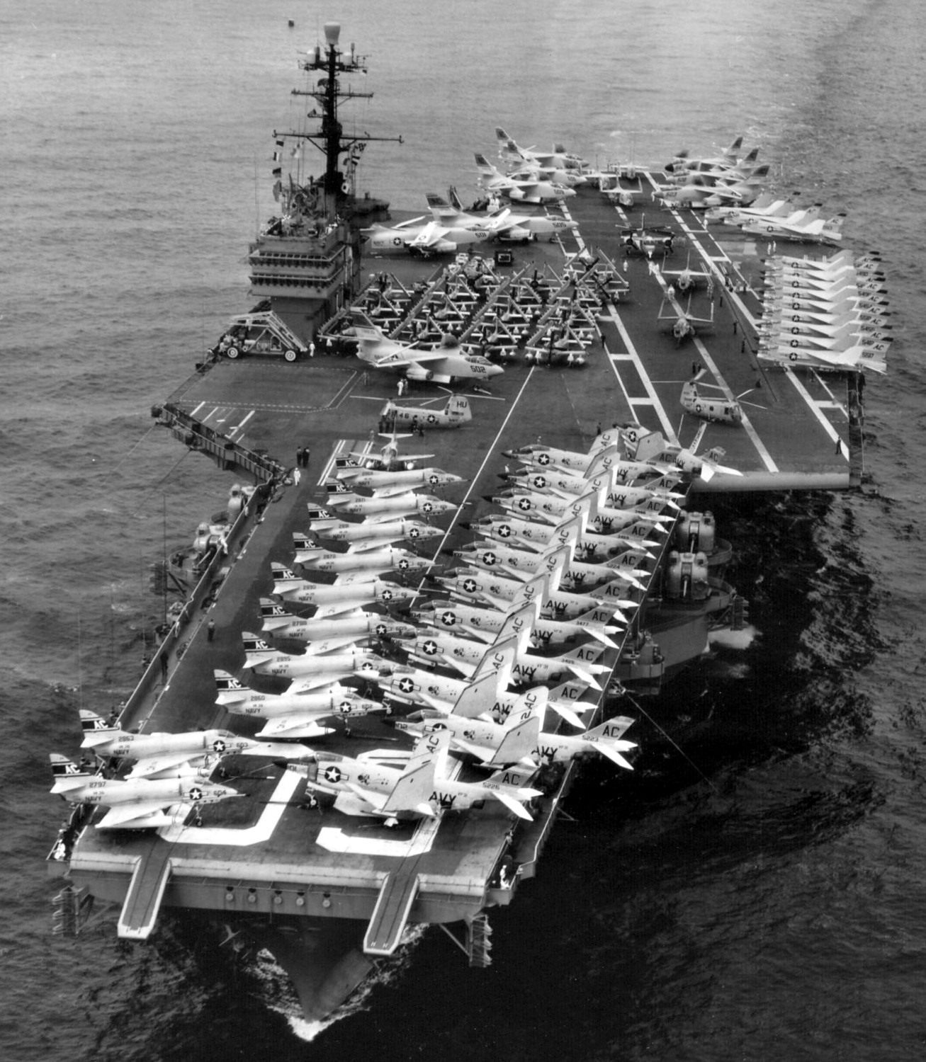cv-60 uss saratoga forrestal class aircraft carrier air group cvg-3 us navy 165