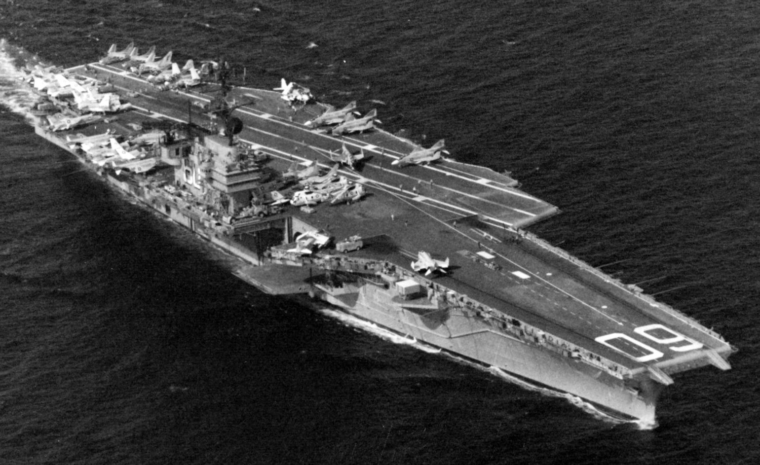cv-60 uss saratoga forrestal class aircraft carrier air wing cvw-3 us navy 178