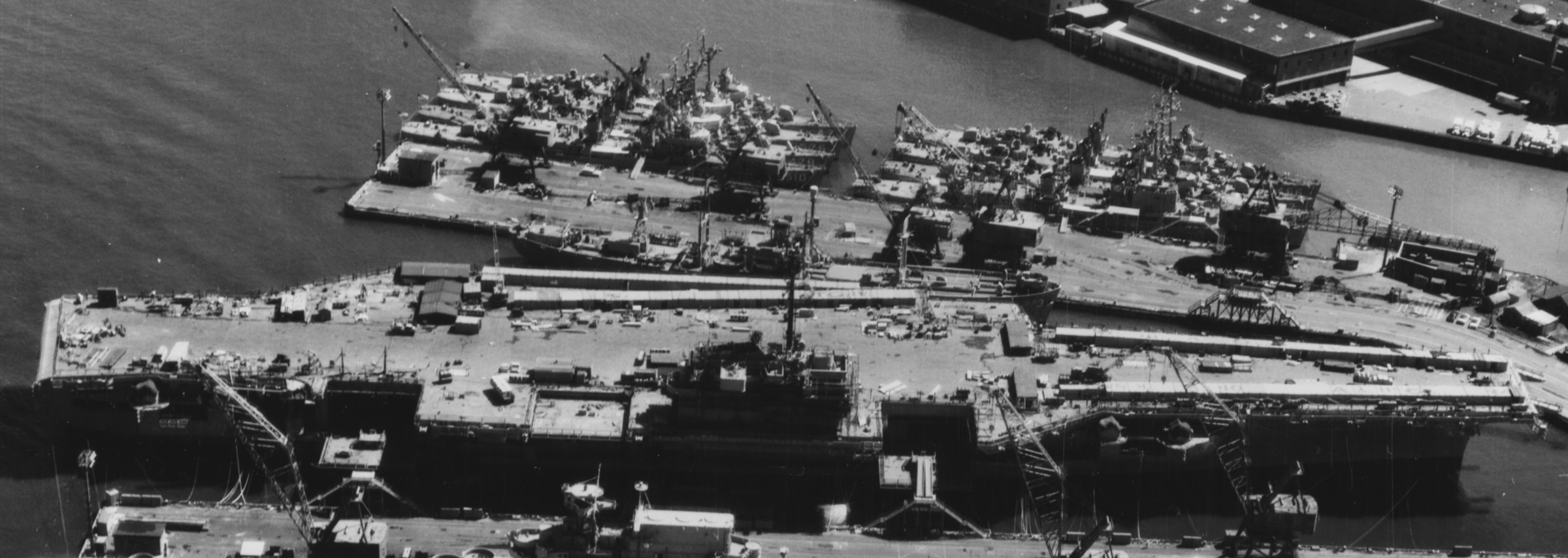 uss independence cv-62 forrestal class aircraft carrier new york naval shipyard brooklyn 1958