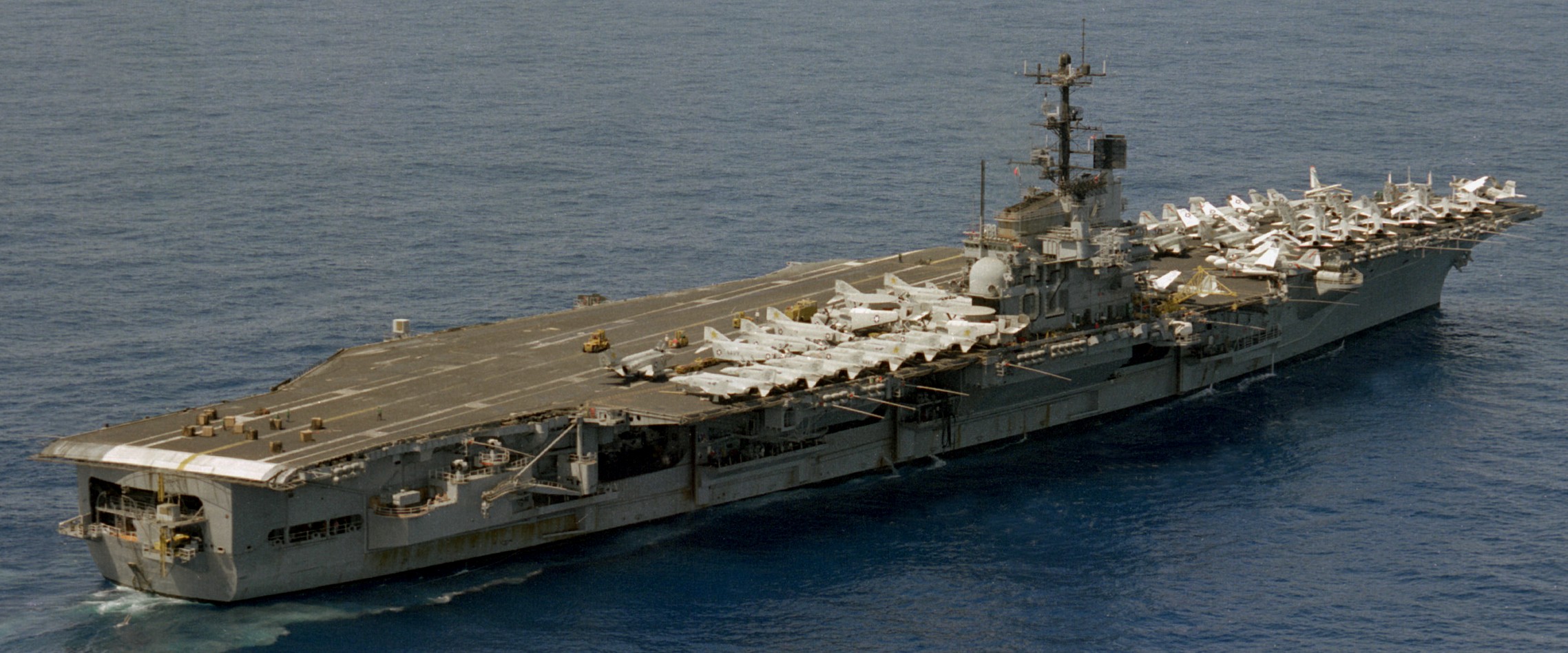 uss independence cv-62 forrestal class aircraft carrier air wing cvw-6 38
